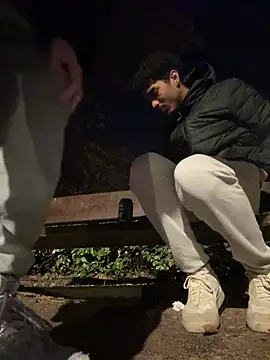 Snapshot of Ryan-hot chatting on February 2025 09:28:01 PM Ryan-hot online show from February 2025 09:28:01 PM