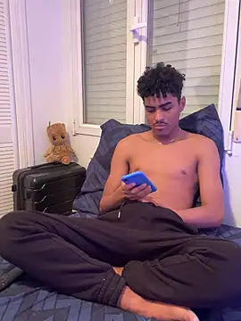 Snapshot of Ryan-hot chatting on March 2025 06:37:01 AM Ryan-hot online show from March 2025 06:37:01 AM