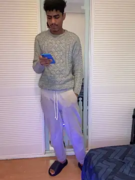 Snapshot of Ryan-hot chatting on March 2025 03:04:01 PM Ryan-hot online show from March 2025 03:04:01 PM