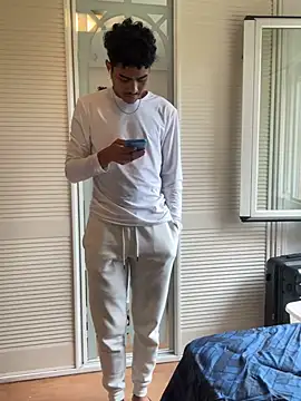 Snapshot of Ryan-hot chatting on March 2025 10:08:02 AM Ryan-hot online show from March 2025 10:08:02 AM