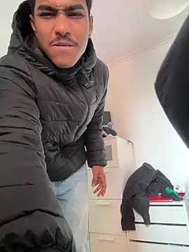 Snapshot of Ryan-hot chatting on March 2025 10:17:01 AM Ryan-hot online show from March 2025 10:17:01 AM