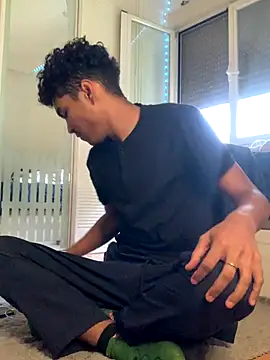 Snapshot of Ryan-hot chatting on September 2025 03:50:01 PM Ryan-hot online show from September 2025 03:50:01 PM