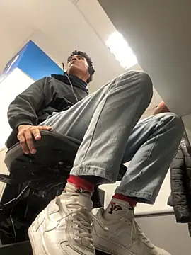 Snapshot of Ryan-hot chatting on November 2025 04:08:02 PM Ryan-hot online show from November 2025 04:08:02 PM