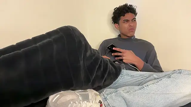 Snapshot of Ryan-hot chatting on December 2025 10:08:02 PM Ryan-hot online show from December 2025 10:08:02 PM