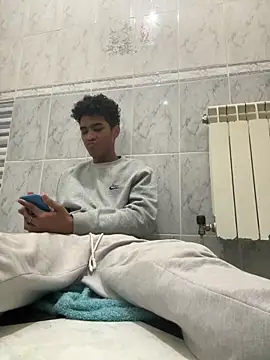 Snapshot of Ryan-hot chatting on December 2025 10:15:02 PM Ryan-hot online show from December 2025 10:15:02 PM