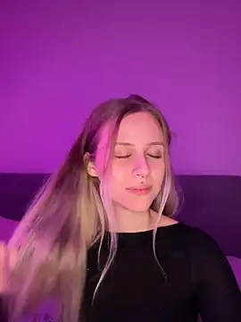 Snapshot of lunawolf21 chatting on December 2024 08:16:01 PM lunawolf21 online show from December 2024 08:16:01 PM