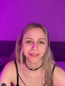 Snapshot of lunawolf21 chatting on January 2025 08:07:02 AM lunawolf21 online show from January 2025 08:07:02 AM