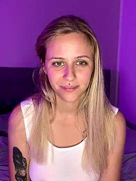 Snapshot of lunawolf21 chatting on October 2025 09:19:02 AM lunawolf21 online show from October 2025 09:19:02 AM