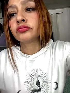 Snapshot of Keittly_ chatting on December 2024 10:19:01 PM Keittly online show from December 2024 10:19:01 PM