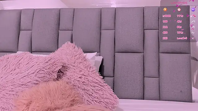 vivianne scott online show from October 2025 12:04:02 PM