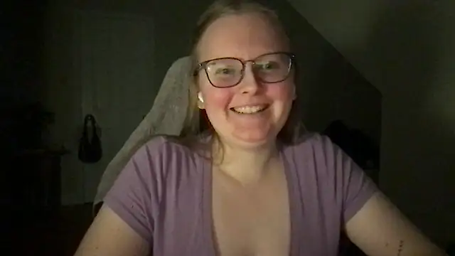 Snapshot of lexie_lilacs chatting on January 2025 03:34:02 AM lexie lilacs online show from January 2025 03:34:02 AM