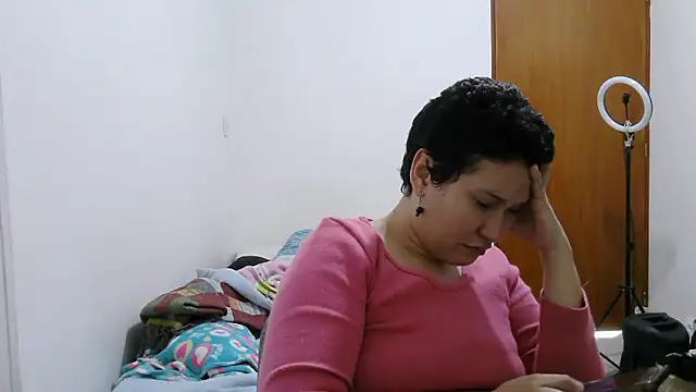 luxandracon23 online show from February 2026 09:33:01 PM