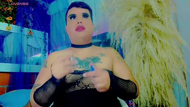 nauthyvalentina online show from April 2026 02:33:01 PM