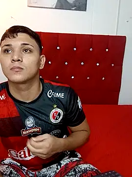 couple lovelyds online show from February 2025 06:48:01 PM