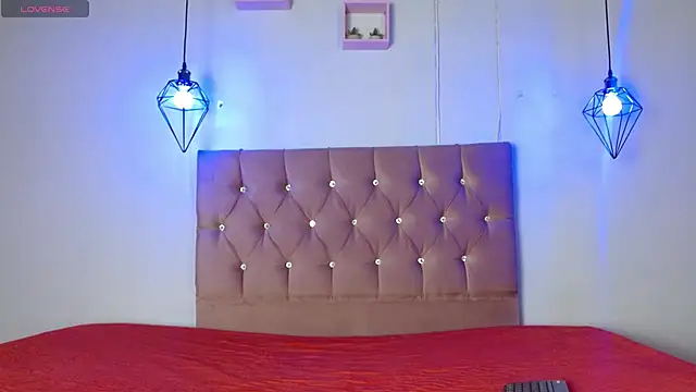 couple lovelyds online show from February 2025 12:33:02 PM