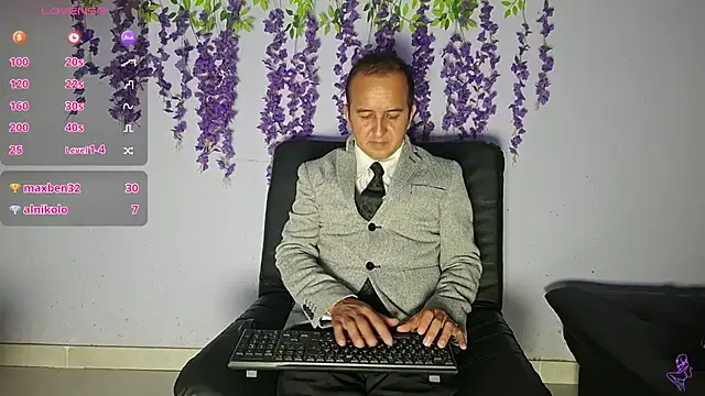 yazforeSolo online show from February 2026 02:15:02 AM