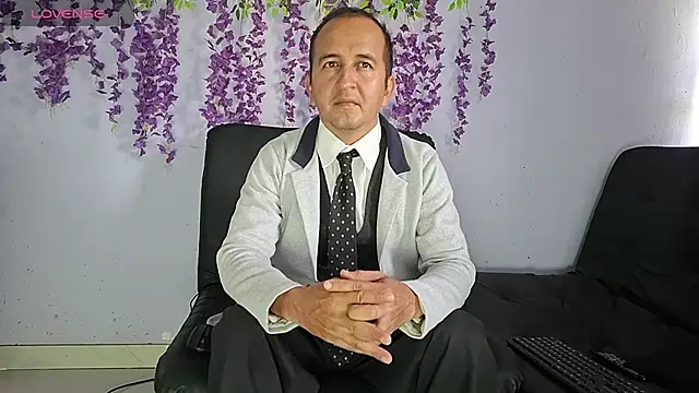 yazforeSolo online show from February 2026 01:17:01 PM