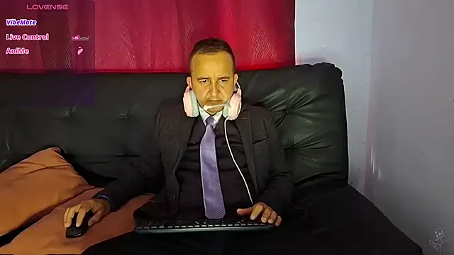 yazforeSolo online show from July 2026 02:11:01 PM