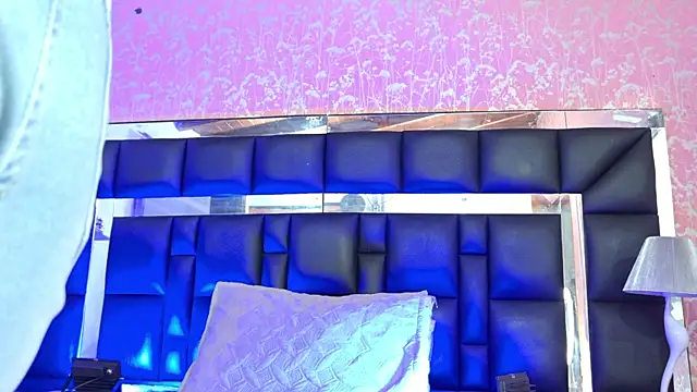 Sofia martiin online show from September 2025 03:07:02 AM