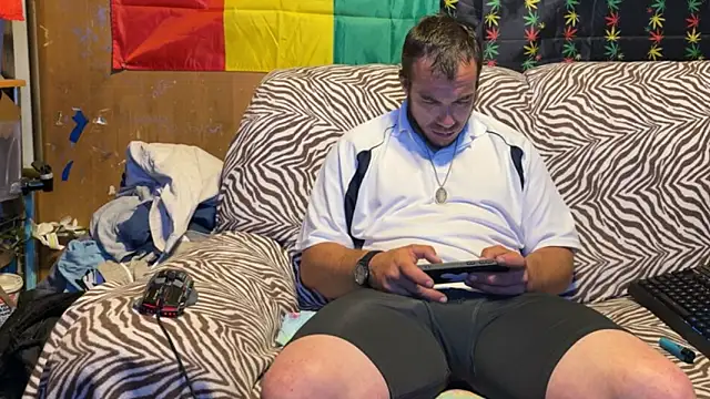 ScubaStevex online show from June 2026 06:33:01 AM