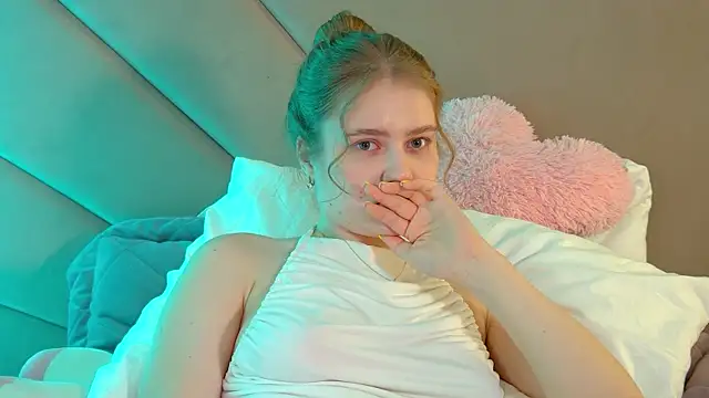 SelinSwarovski online show from March 2026 03:52:02 AM