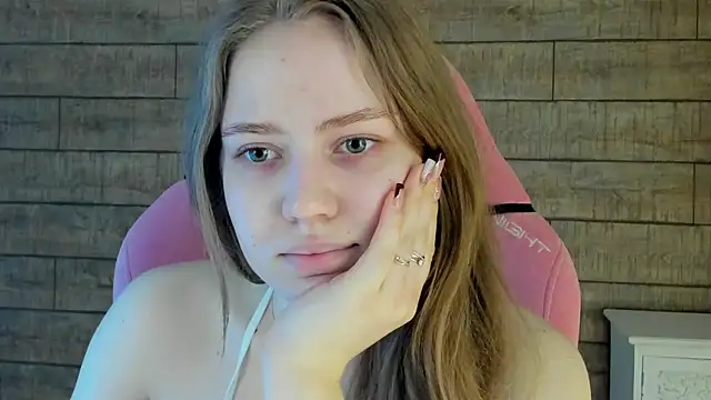 SelinSwarovski online show from May 2026 04:14:01 PM