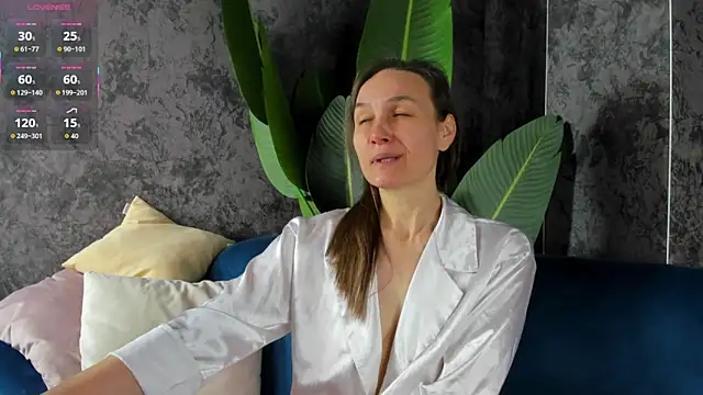 Lillian White online show from December 2025 12:04:02 AM