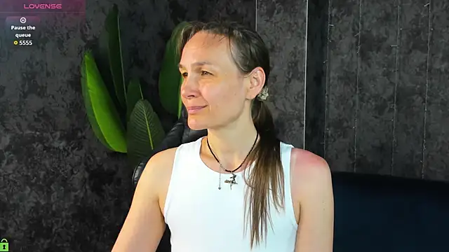 Lillian White online show from June 2026 12:52:02 AM