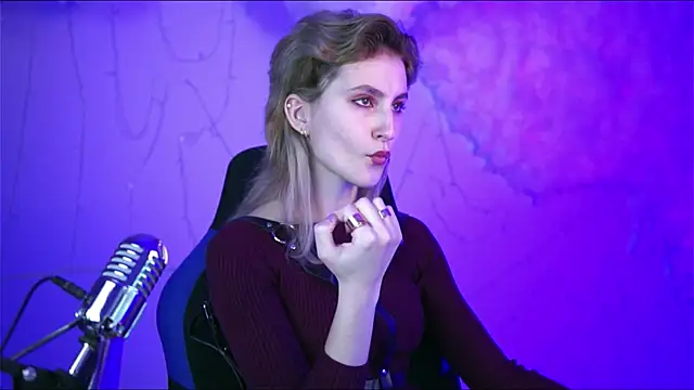 Snapshot of LuxRayi chatting on January 2025 03:23:02 PM LuxRayi online show from January 2025 03:23:02 PM