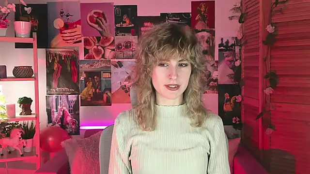 Snapshot of LuxRayi chatting on January 2025 03:07:01 PM LuxRayi online show from January 2025 03:07:01 PM