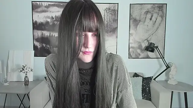 Snapshot of LuxRayi chatting on February 2025 12:31:02 AM LuxRayi online show from February 2025 12:31:02 AM