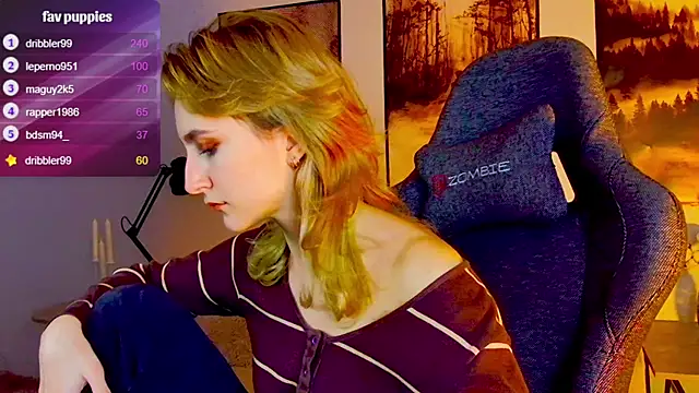 Snapshot of LuxRayi chatting on February 2025 12:21:02 AM LuxRayi online show from February 2025 12:21:02 AM