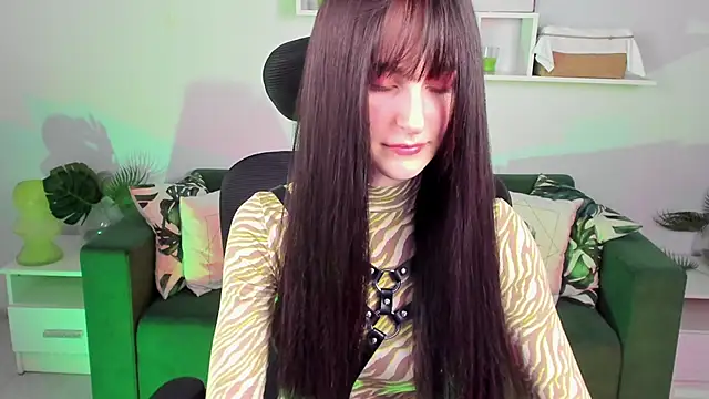 Snapshot of LuxRayi chatting on March 2025 09:01:01 PM LuxRayi online show from March 2025 09:01:01 PM