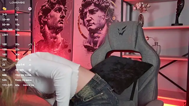 Snapshot of LuxRayi chatting on December 2025 02:28:01 AM LuxRayi online show from December 2025 02:28:01 AM