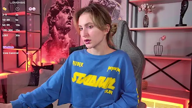 Snapshot of LuxRayi chatting on December 2025 02:41:02 AM LuxRayi online show from December 2025 02:41:02 AM