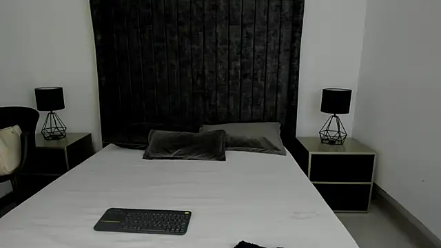NataGarcia online show from July 2026 05:07:02 PM