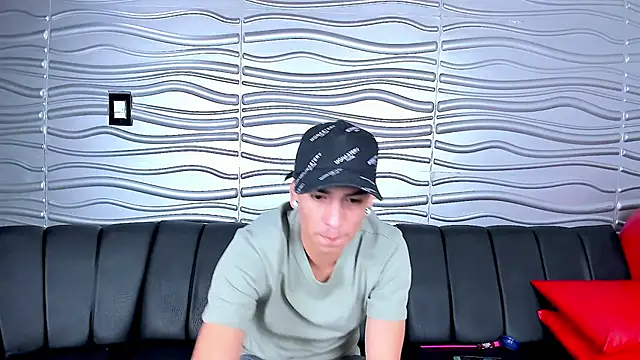 Snapshot of SeductionXlive chatting on February 2025 01:41:02 AM SeductionXlive online show from February 2025 01:41:02 AM