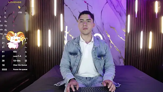 LiamNovak online show from November 2025 12:15:02 PM