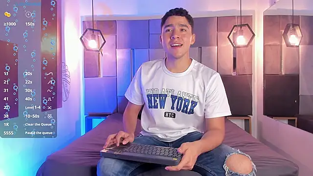 LiamNovak online show from November 2025 12:19:02 PM