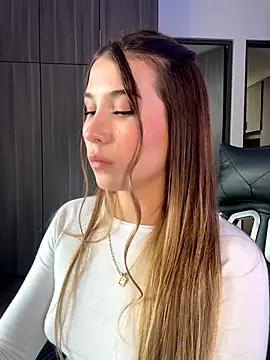 SophieRaily  online show from September 2025 07:04:01 PM