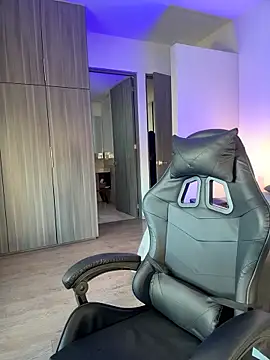 SophieRaily  online show from November 2025 10:09:02 PM