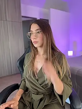 SophieRaily  online show from November 2025 06:50:01 PM