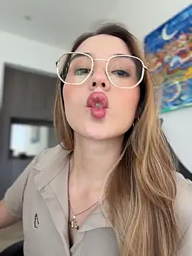 SophieRaily  online show from March 2026 10:02:02 PM