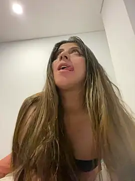 girl anni online show from February 2025 04:27:01 AM