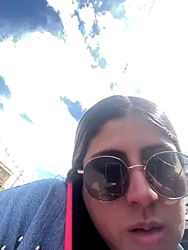 girl anni online show from November 2025 03:47:02 PM