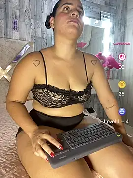 Violetrousse online show from May 2026 07:20:01 PM