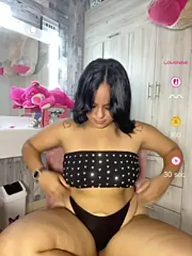 Snapshot of Violetrousse chatting on May 2026 10:28:01 PM Violetrousse online show from May 2026 10:28:01 PM