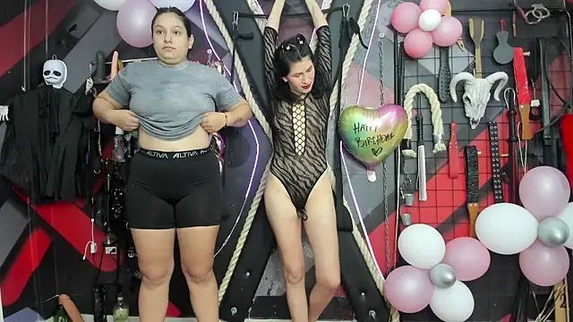 Snapshot of SUBMISSION_BDSM chatting on May 2026 11:27:02 AM SUBMISSION BDSM online show from May 2026 11:27:02 AM