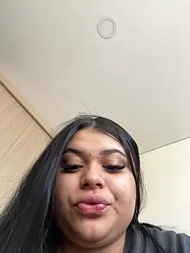 alissonfernandez  online show from January 2025 12:56:01 PM