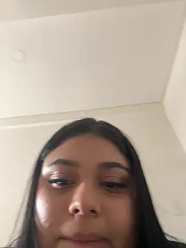 alissonfernandez  online show from January 2025 06:52:01 PM